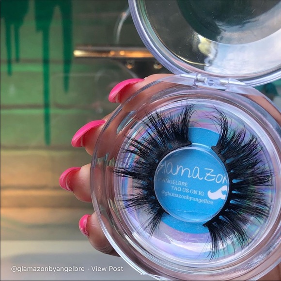 PRETTY PRIVILEGE - Picture 2 of 3